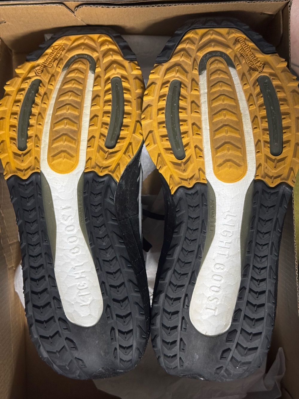 ADIDAS UltraBoost Light GORE-TEX Women’s 7 EUC - Picture 9 of 10